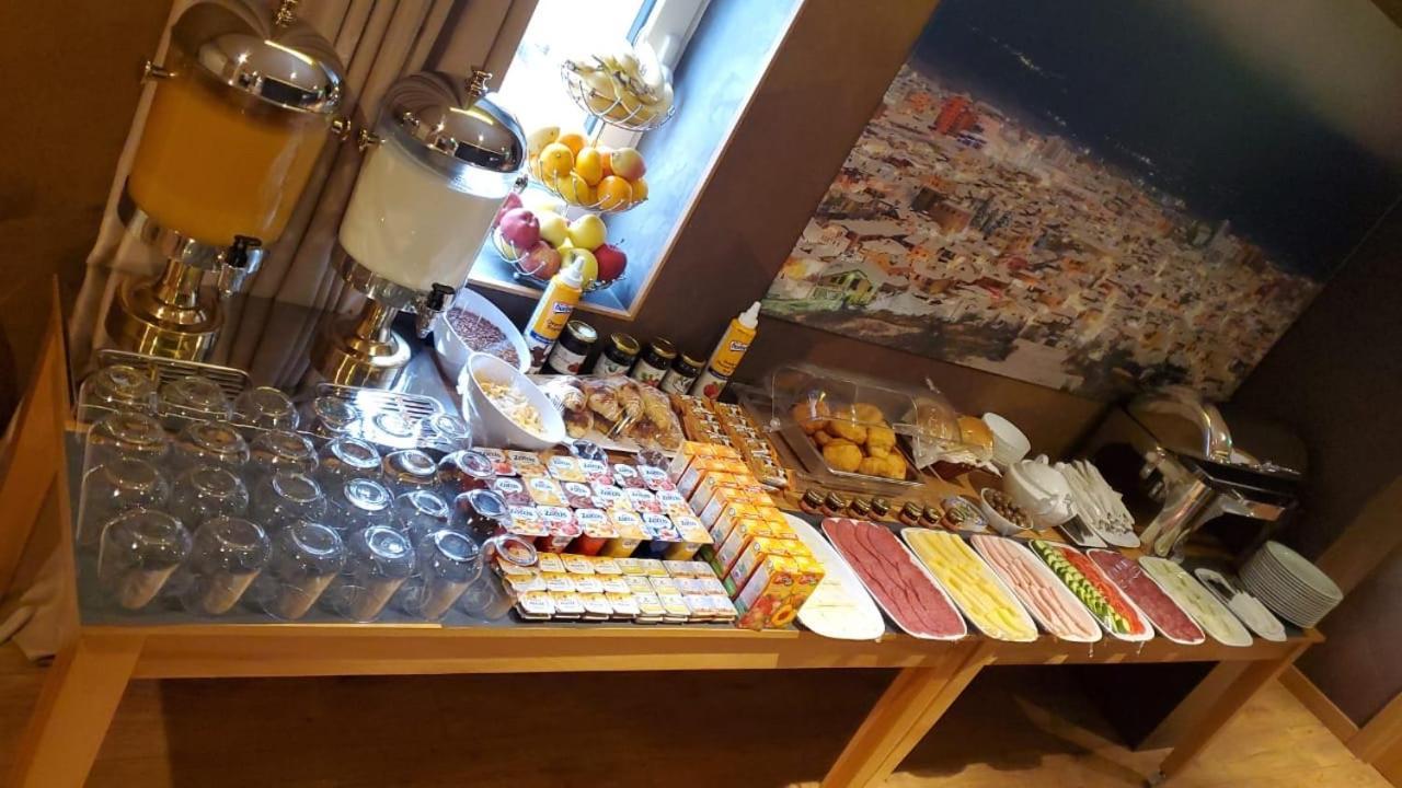 Richmond Hotel Корча Экстерьер фото