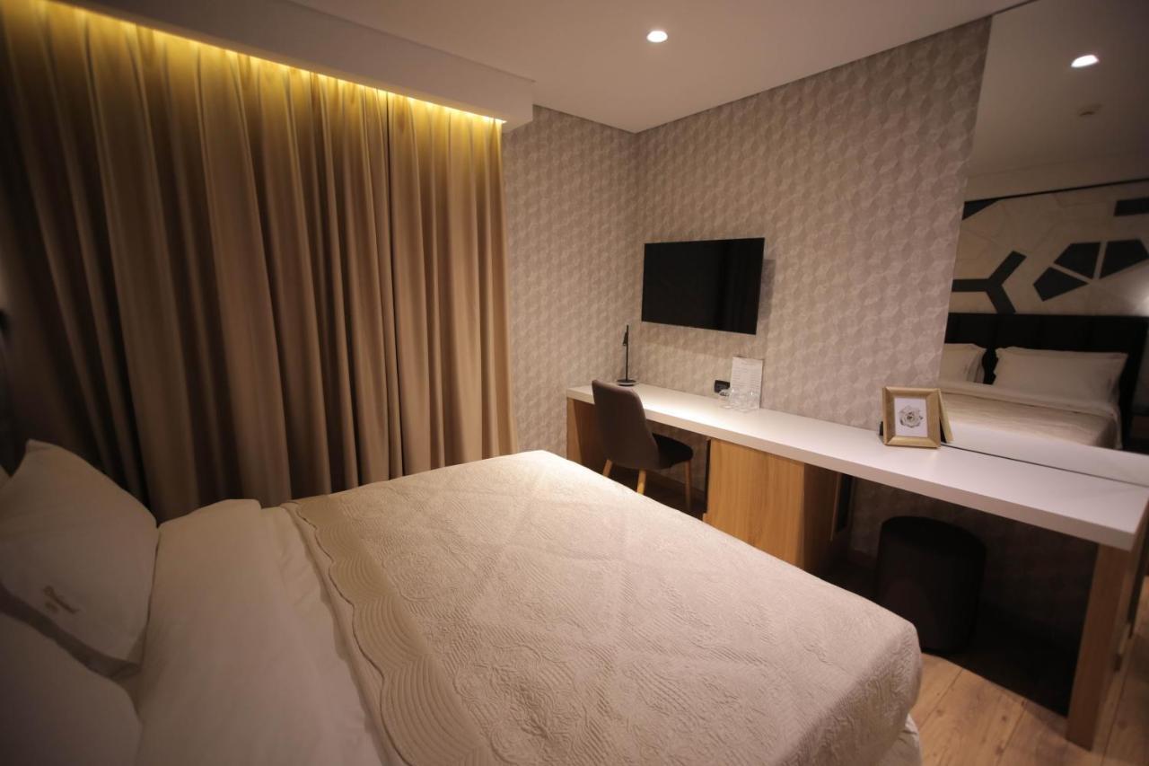 Richmond Hotel Корча Экстерьер фото